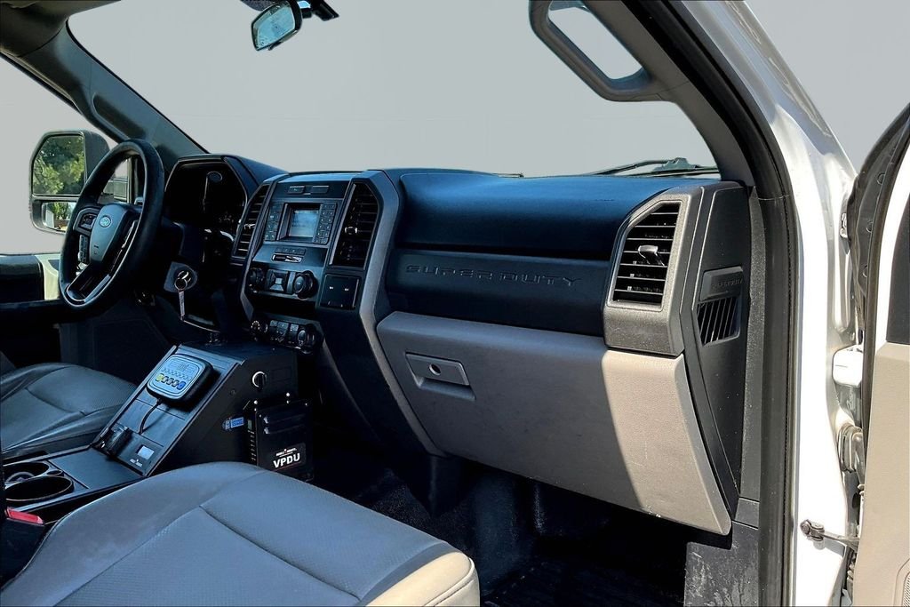 Used 2020 White Ford XL image 26