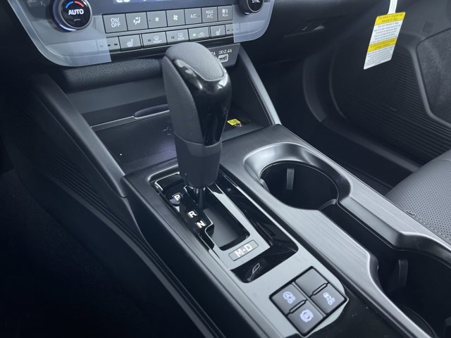 New 2026 CRYSTAL WHITE PEARL Subaru Limited image 21