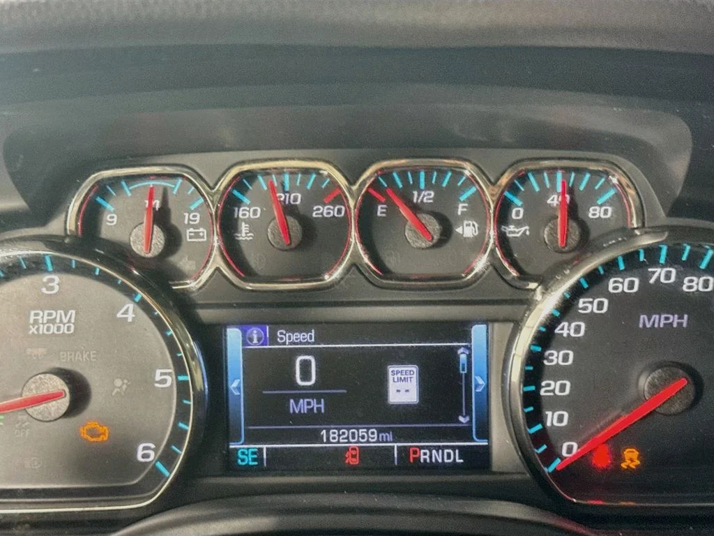 Used 2018 Iridescent Pearl Tricoat Chevrolet LT image 16