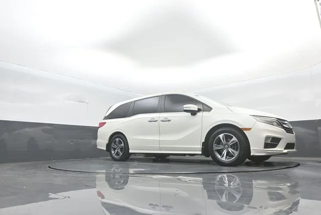 Certified Used 2018 Diamond White Honda Touring image 32