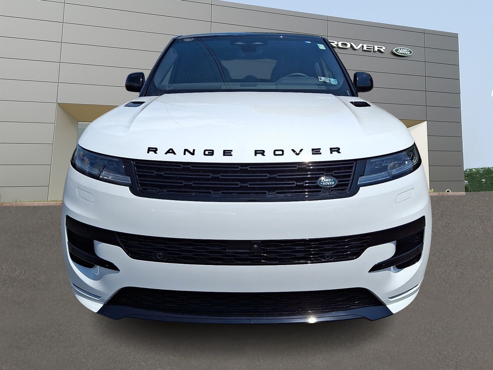 New 2026 Fuji White Land Rover P400 Dynamic SE image 8