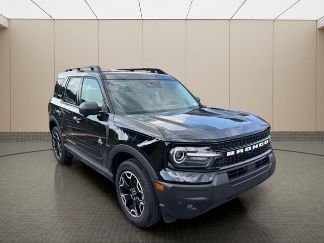 Used 2025 Black Ford Outer Banks image 9