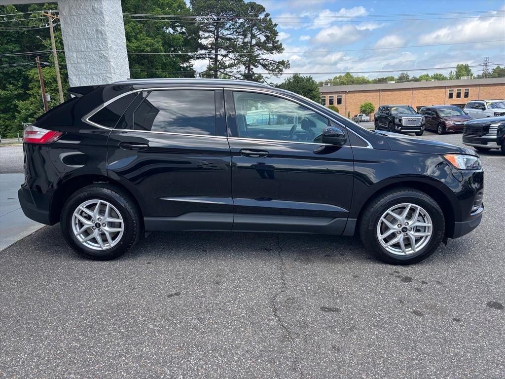 Used 2024 Black Metallic Ford SEL image 19
