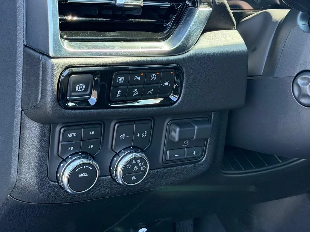 2026 GMC Yukon Denali - Photo 40