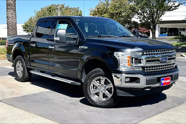 Used 2018 Shadow Black Ford XLT image 2
