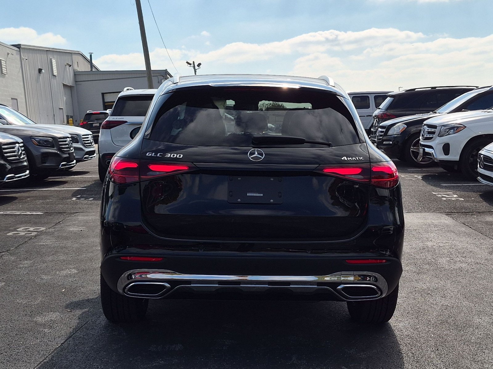 New 2027 Black Mercedes-Benz GLC300 image 8