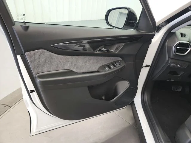 New 2026 White Chevrolet LT image 21