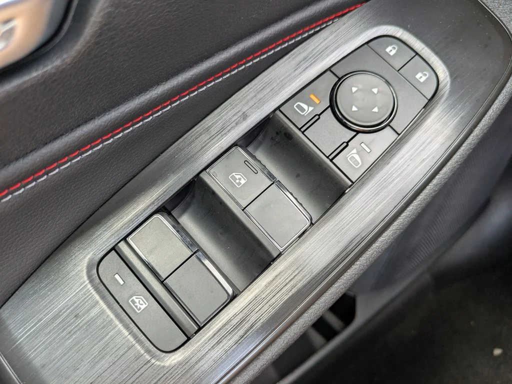 New 2027 Atlantic Gray Metallic / Super Black Two-tone Nissan SR image 22