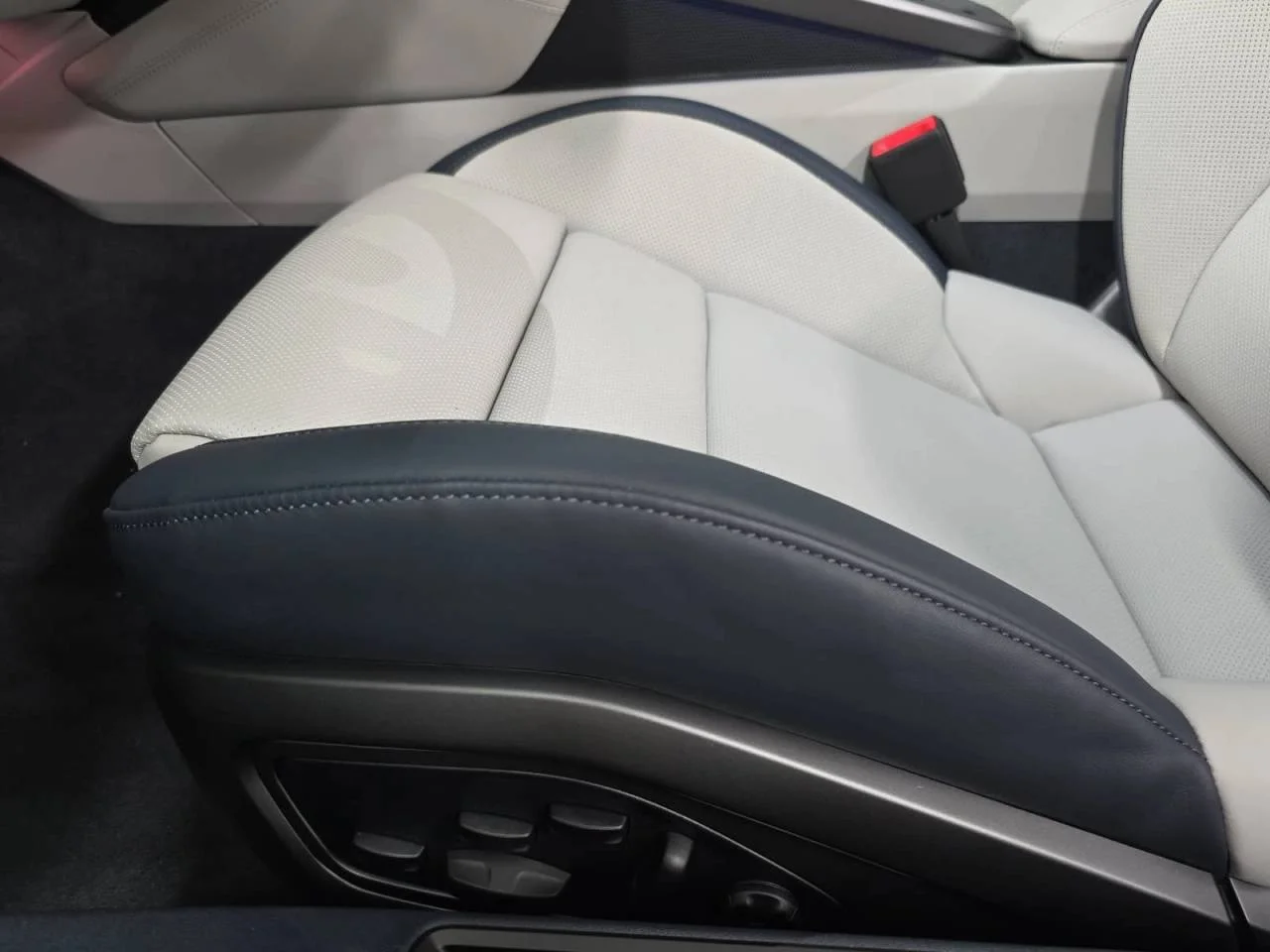New 2026 Vanadium Grey Metallic Porsche Carrera S Cabriolet image 25