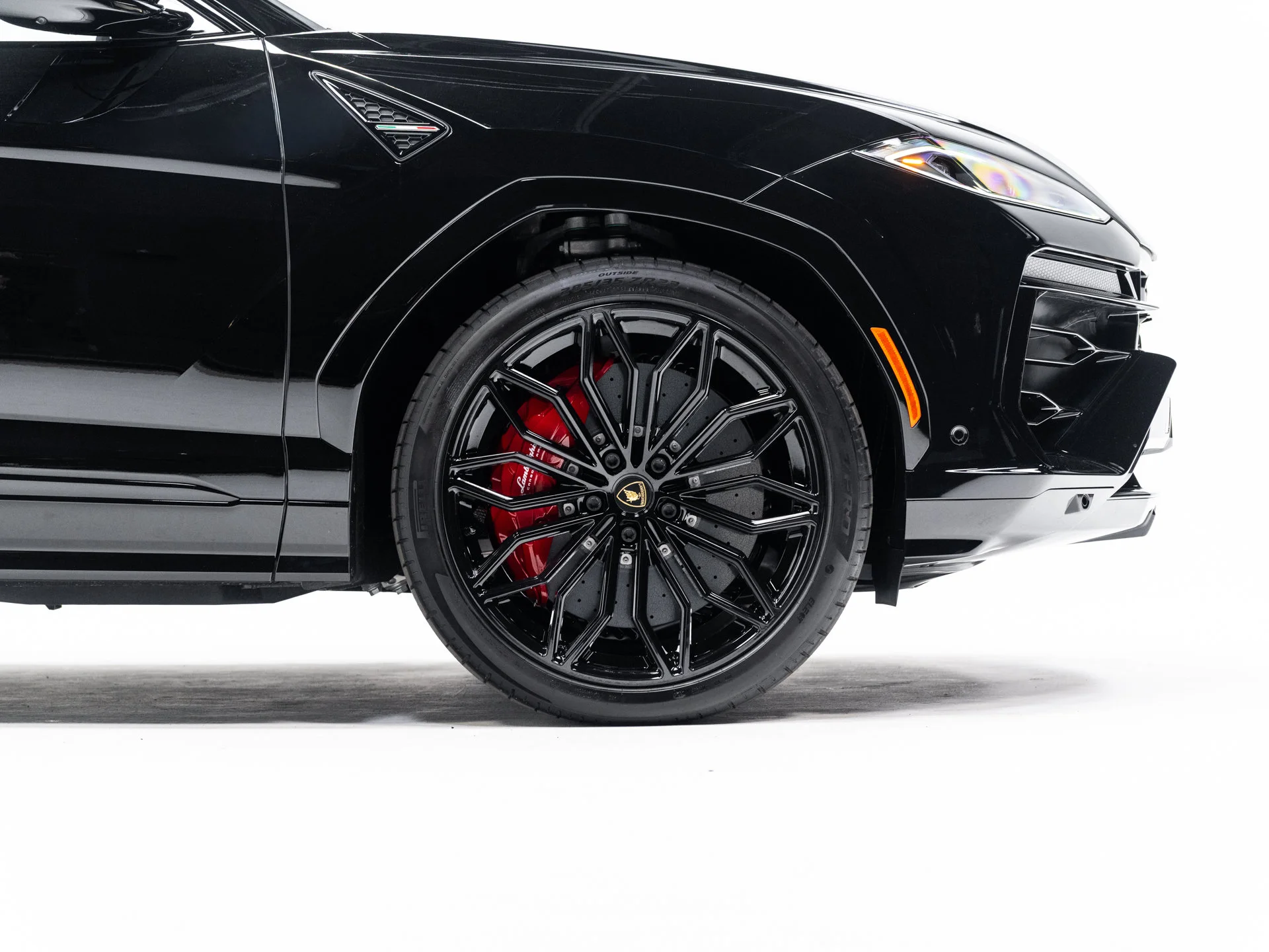 Used 2025 Nero Noctis Metallic Lamborghini SE image 12