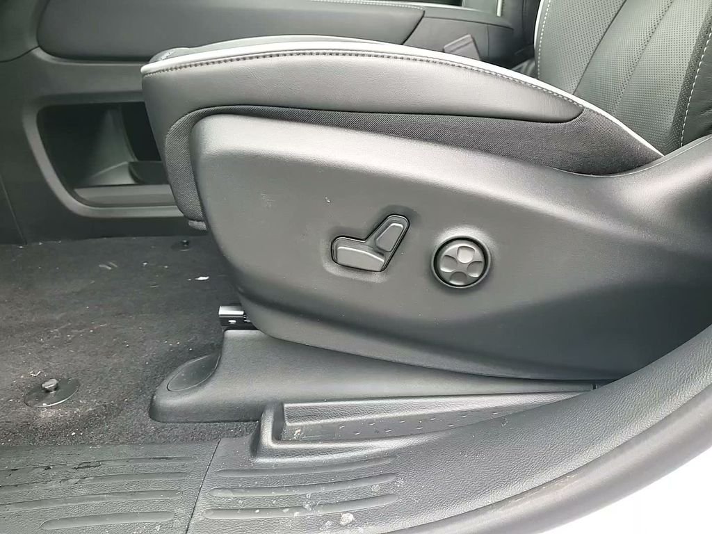 2026 Chrysler Pacifica Limited - Photo 14