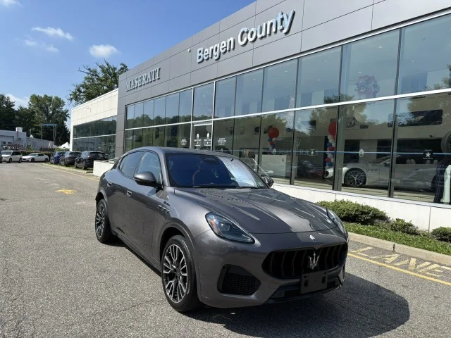Used 2023 Grigio Lava Metallic Maserati Modena ~ Premium Package !! image 5