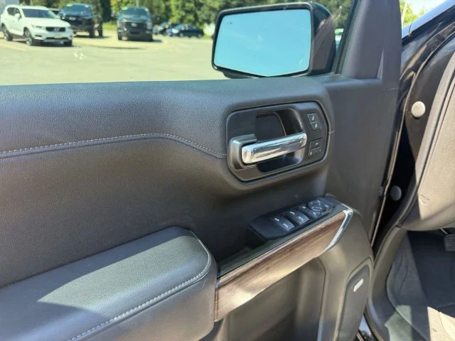 Used 2022 Black Chevrolet High Country image 23