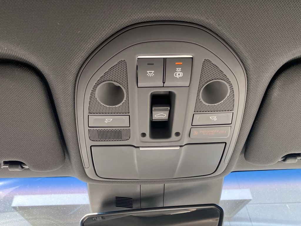 2022 GENESIS G70 Standard - Photo 27
