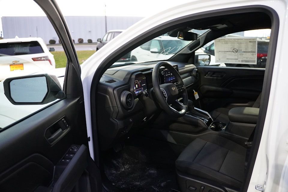 2026 Chevrolet Colorado Work Truck - Photo 10