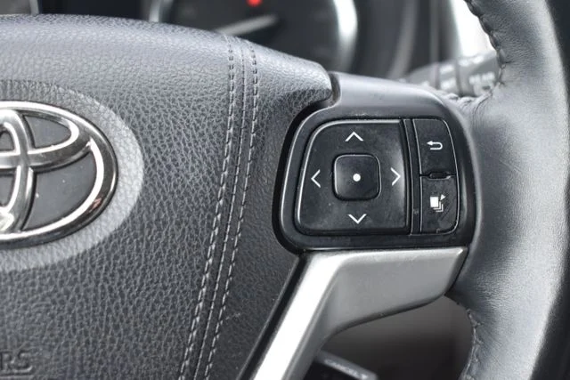 Used 2016 Gray Toyota Limited image 27