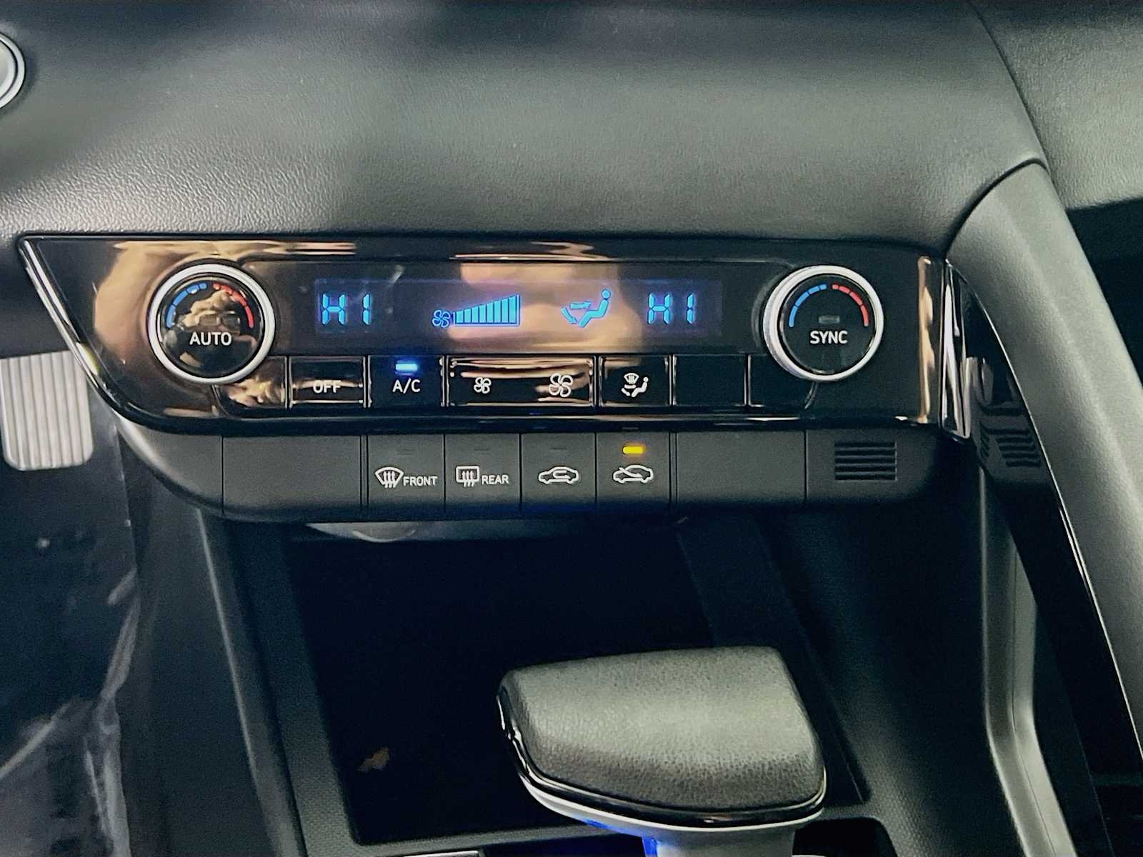 Used 2025 Amazon Gray Hyundai Blue image 16