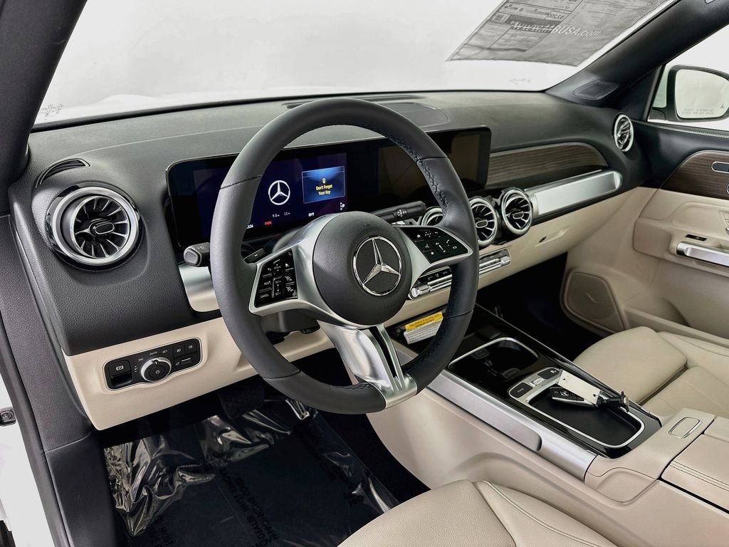 New 2026 Polar White Mercedes-Benz GLB 250 image 9