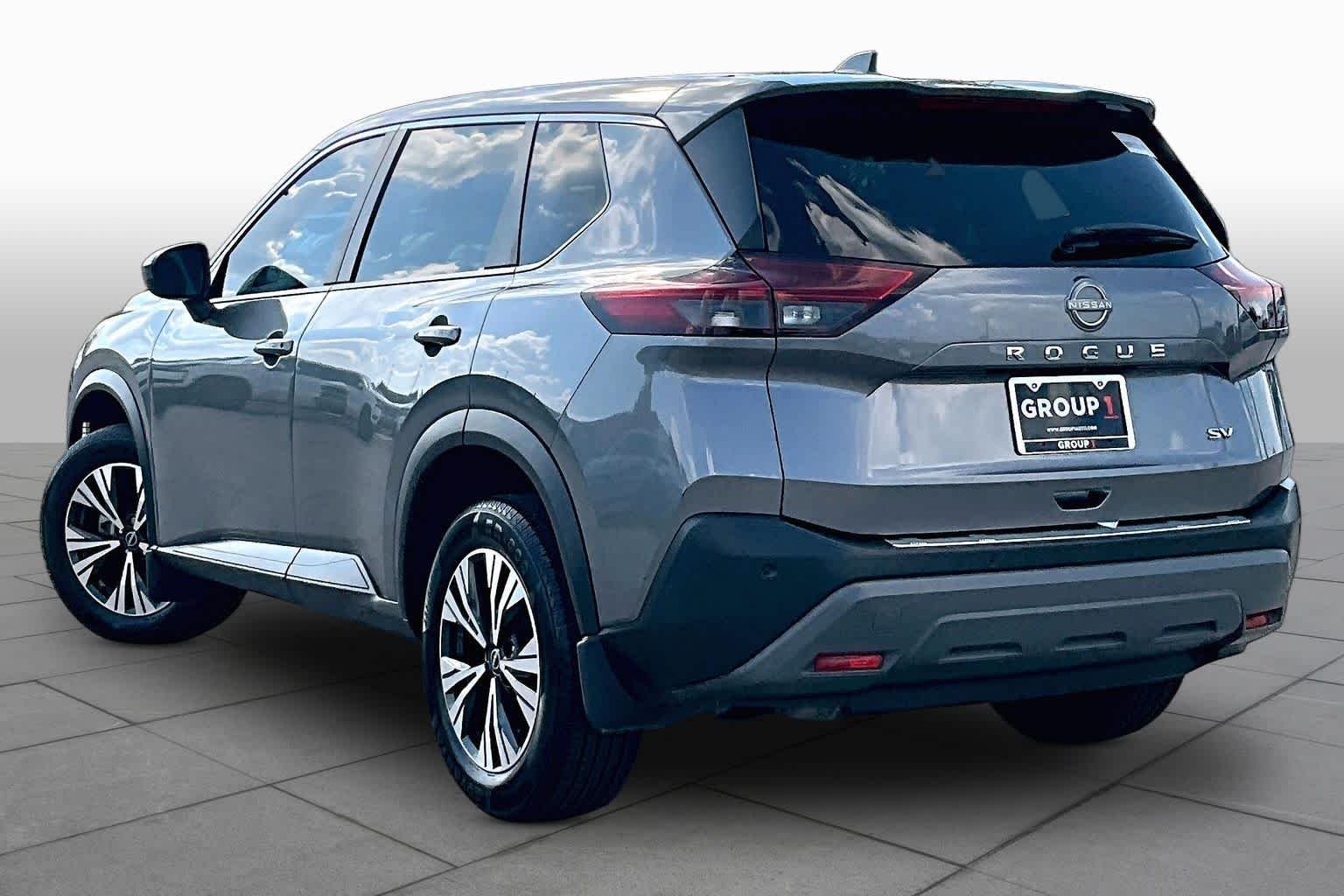 Used 2023 Gun Metallic Nissan SV image 12