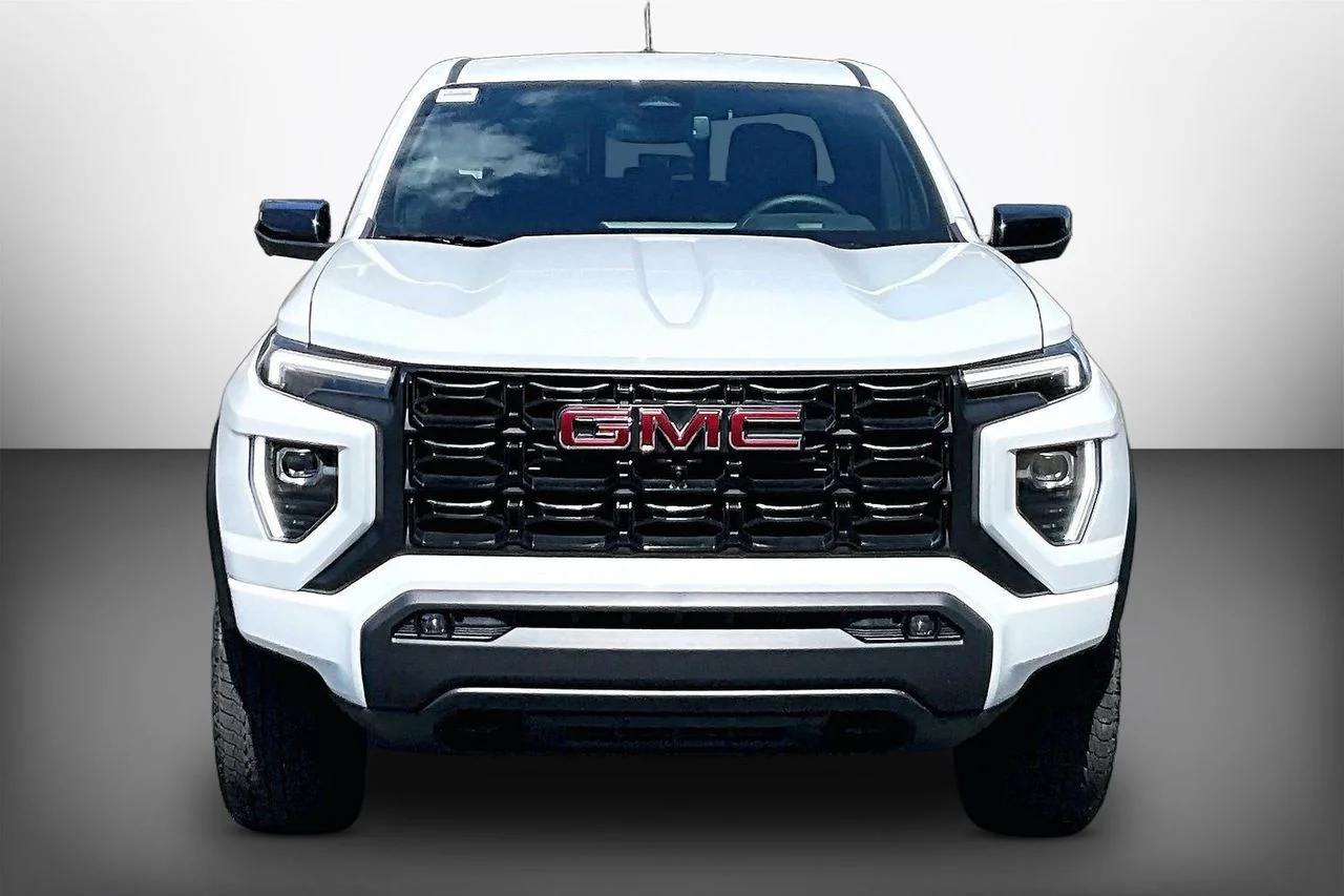 Used 2025 White GMC Elevation image 3