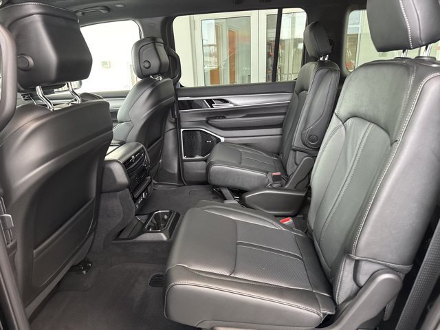 New 2026 High Gloss Black Exterior Paint Jeep Limited Altitude image 20