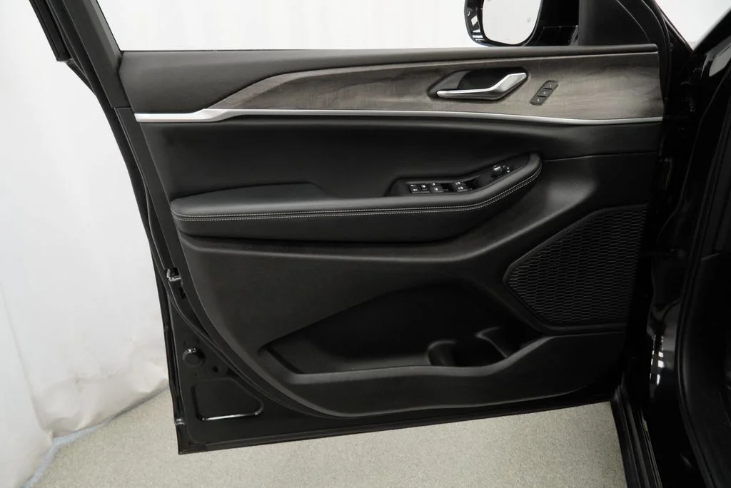 Used 2024 Black Jeep Limited image 33