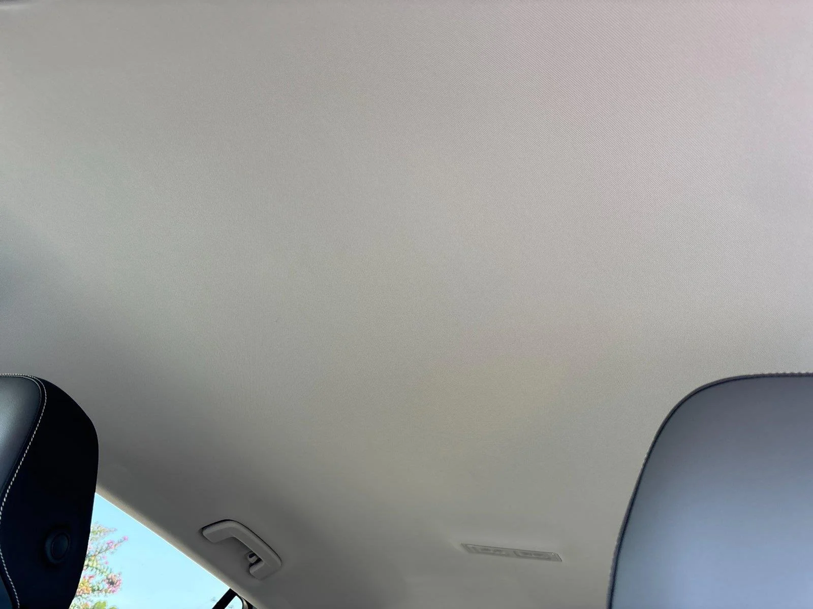 New 2026 Pure White Volkswagen SE image 30