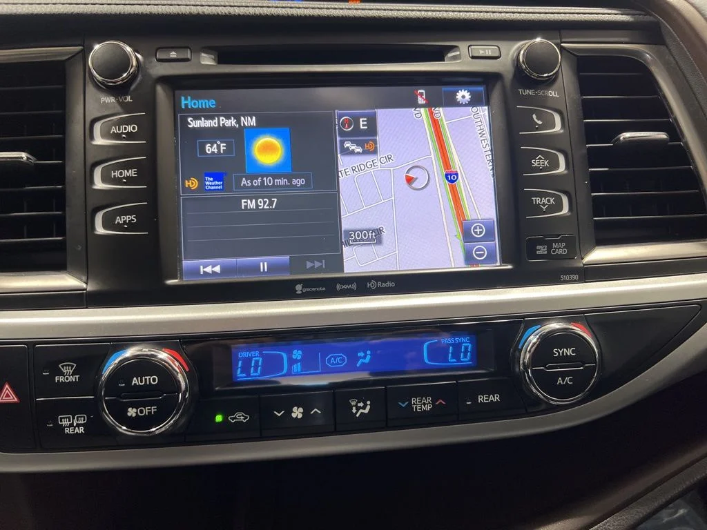 Used 2019 Gray Toyota XLE image 21