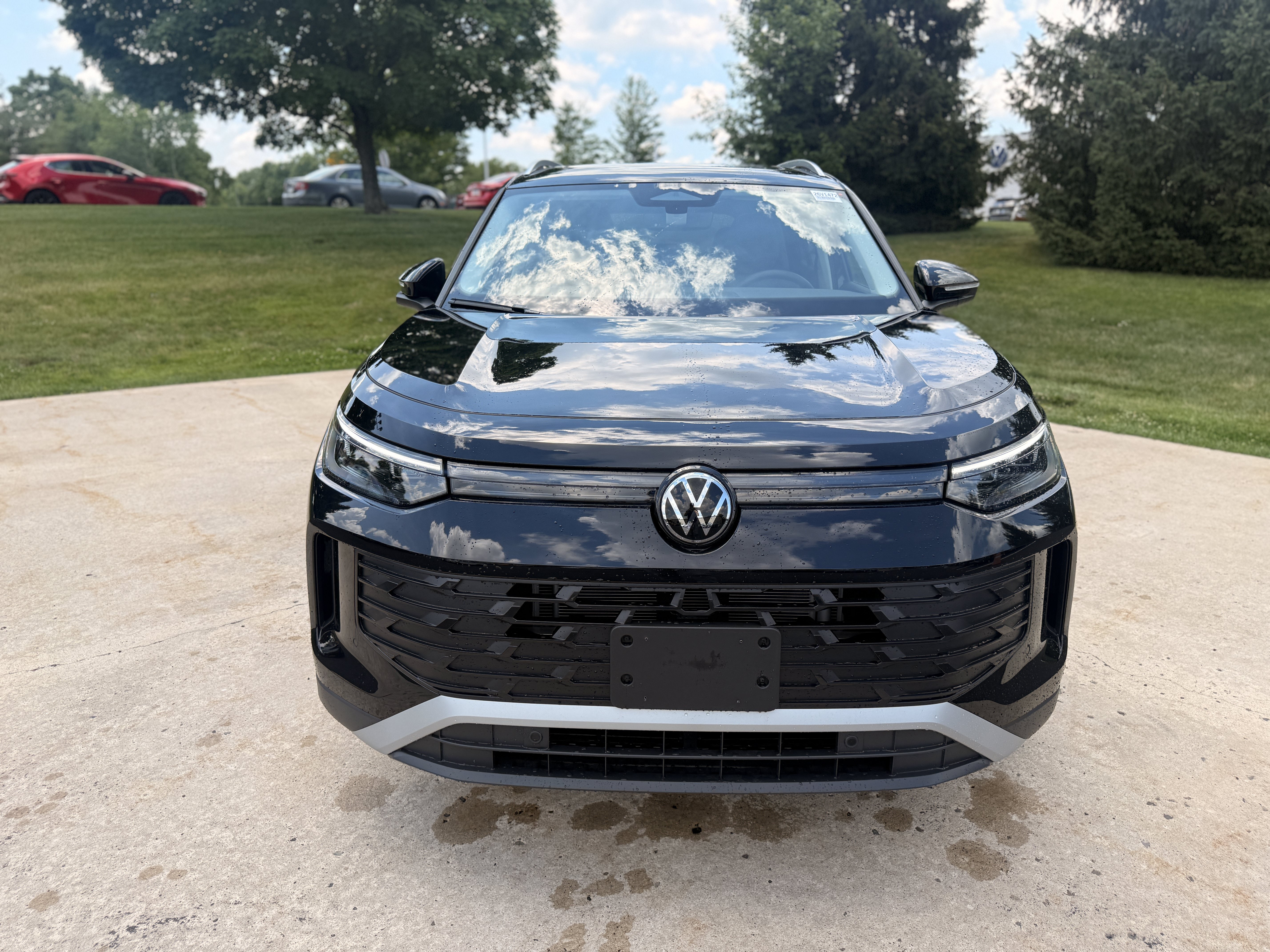 New 2026 Deep Black Pearl Volkswagen SE image 7