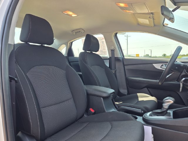Used 2024 Snow White Pearl Kia LXS image 15