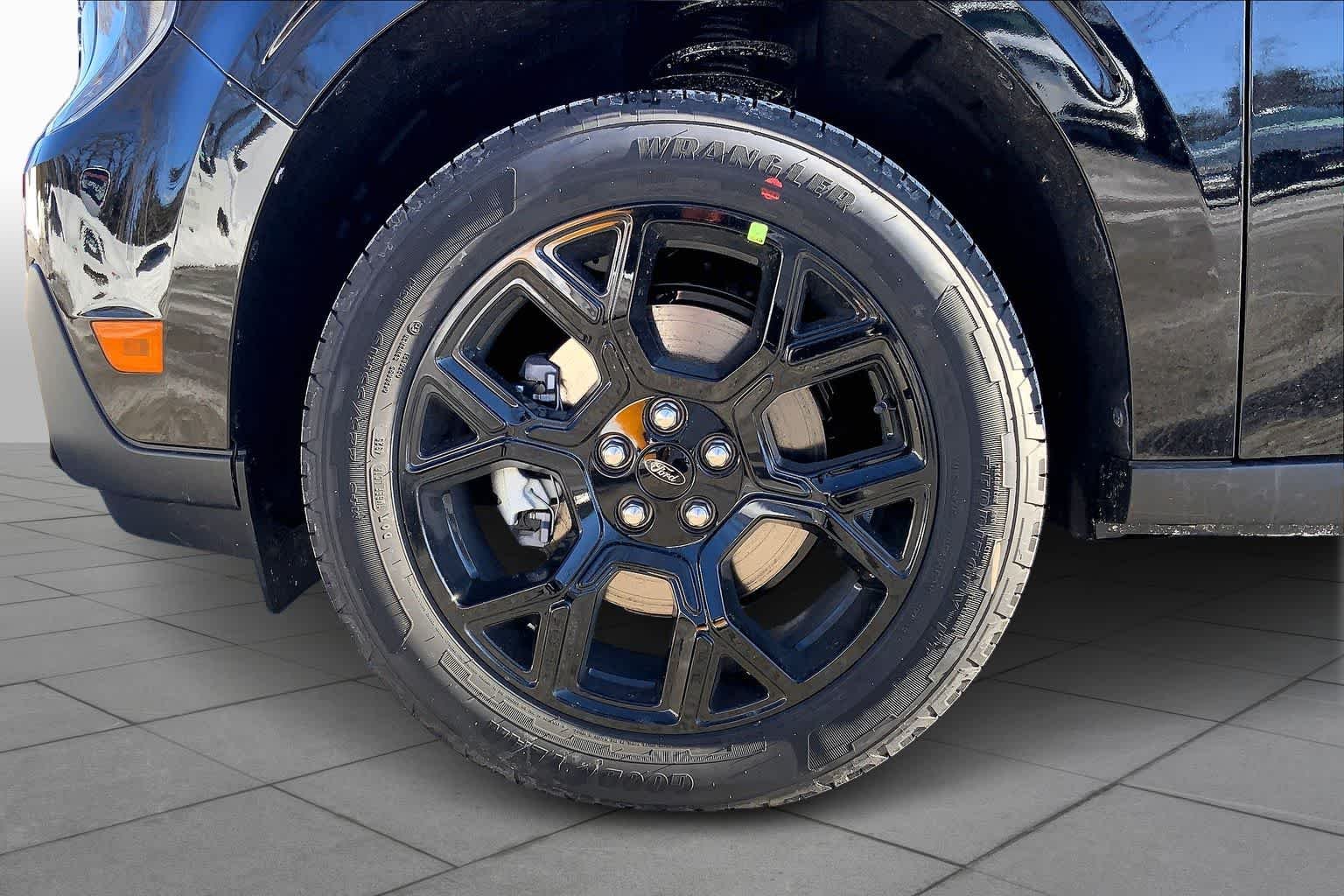 New 2026 Shadow Black Ford XLT image 16