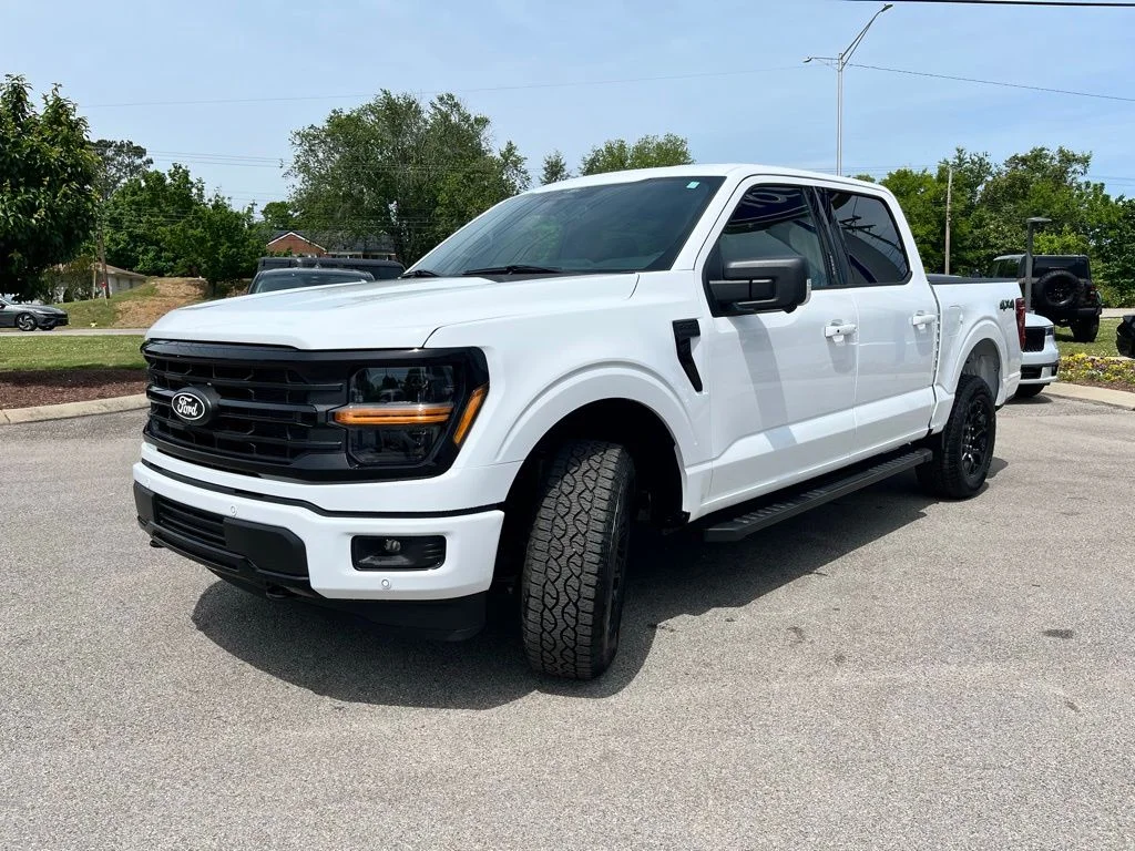 New 2026 White Ford XLT image 3