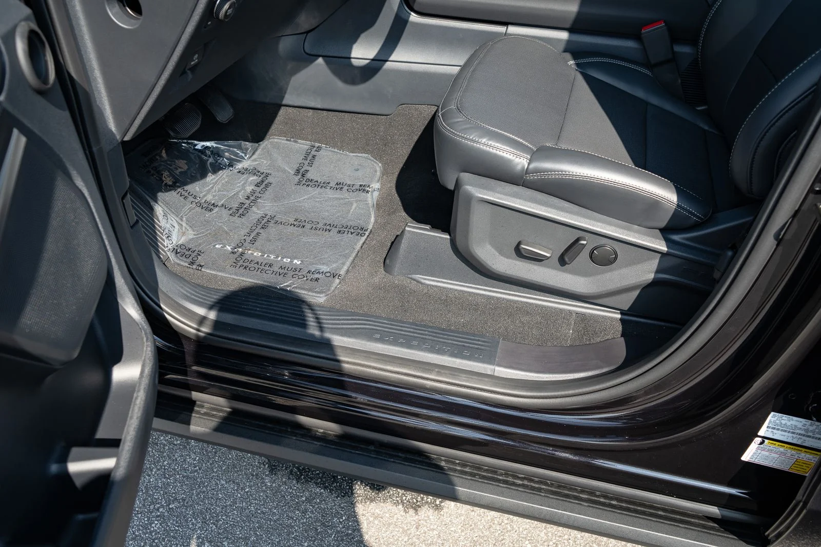 New 2027 Black Ford Platinum image 32