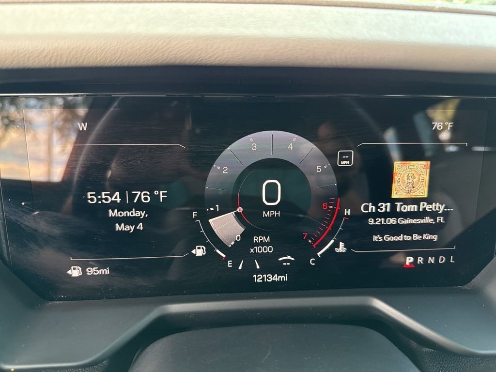 Used 2026 Summit White GMC Elevation image 34
