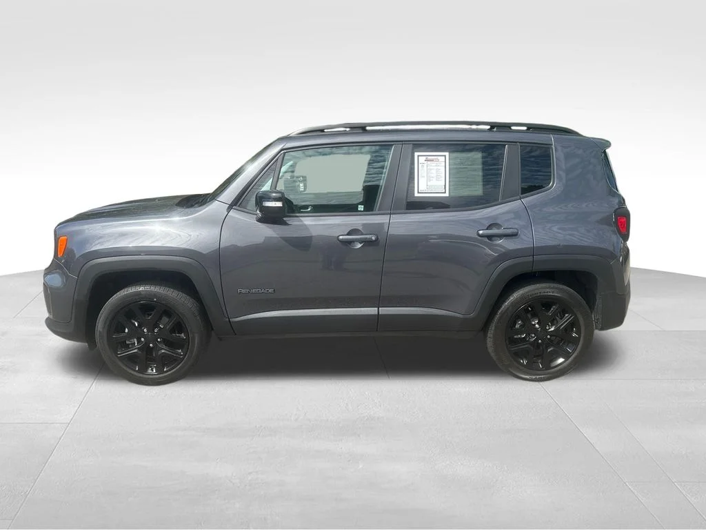 Used 2023 Gray Jeep Altitude image 5