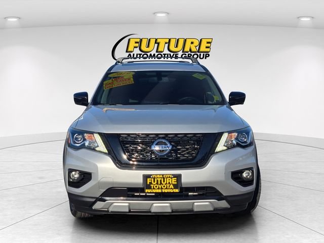Used 2019 Silver Nissan SL image 2