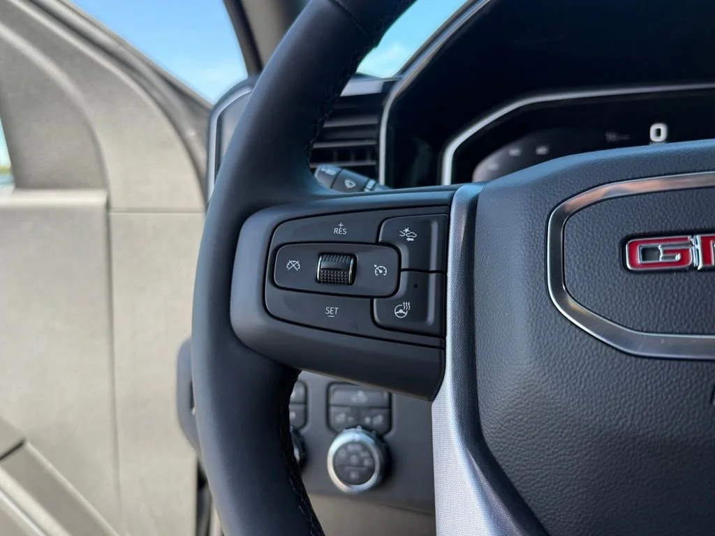 New 2026 Sterling Metallic GMC Elevation image 21