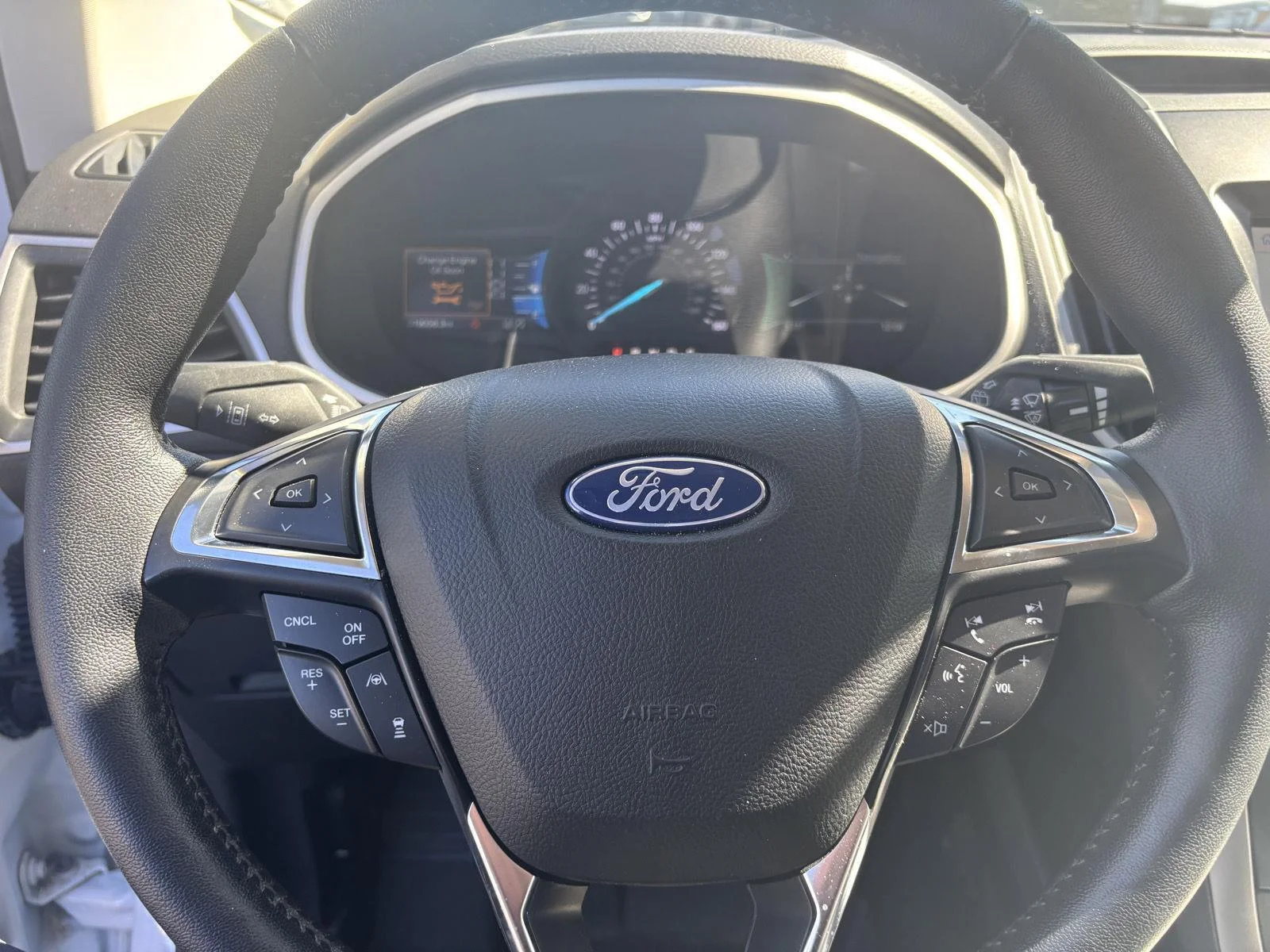 Used 2020 Oxford White Ford SEL image 10