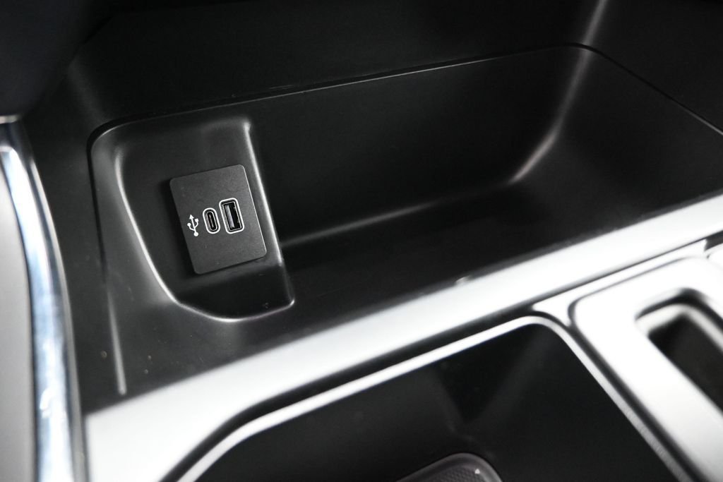 New 2026 Agate Black Metallic Ford XLT image 17