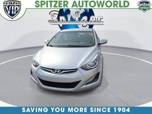 Used 2016 Silver Hyundai SE image 3