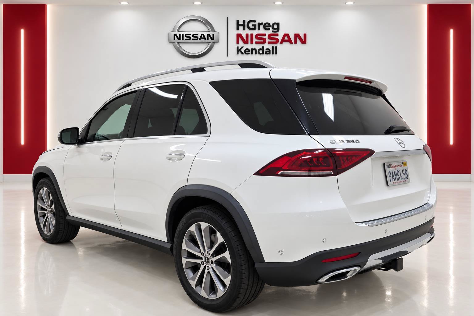 Used 2022 White Mercedes-Benz GLE 350 image 2