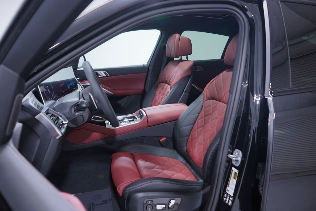 New 2026 Black Sapphire Metallic BMW M60i image 7