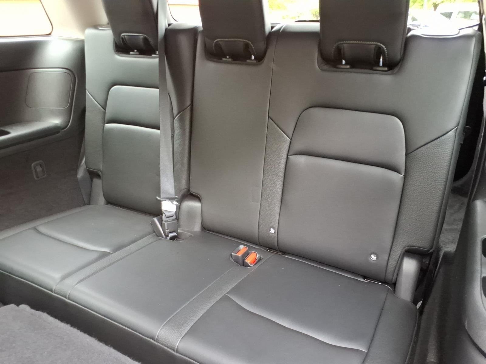 Used 2023 Pearl White Tricoat/Super Black Nissan SL image 27