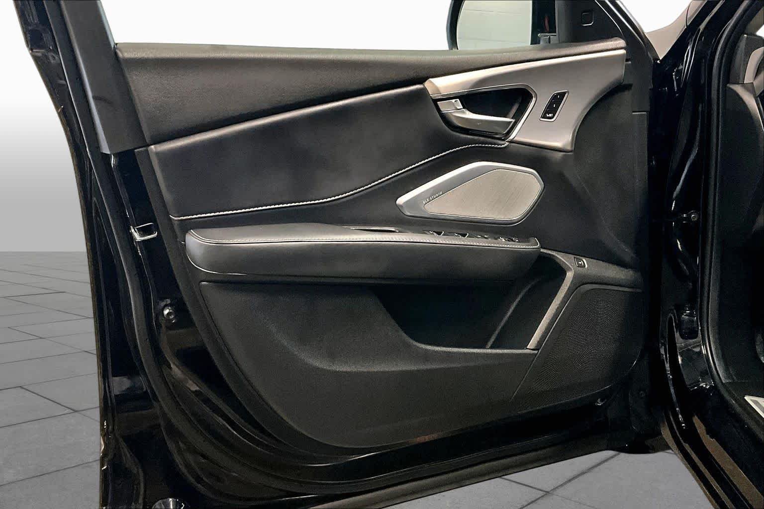 Used 2023 Majestic Black Pearl Acura w/Technology Package image 22