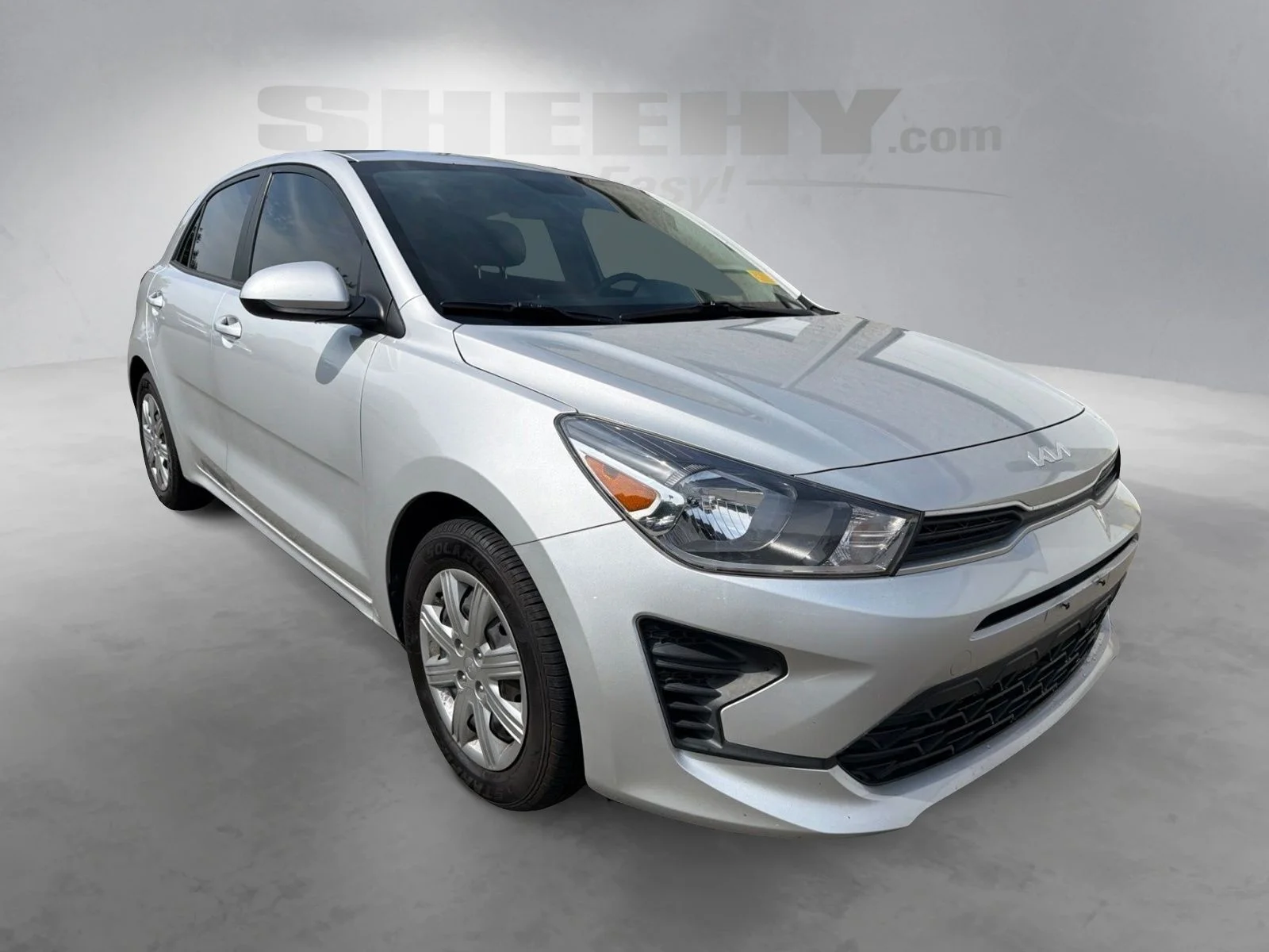 Used 2022 Silver Kia S image 2