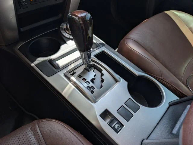 Used 2018 Classic Silver Metallic Toyota Limited image 19