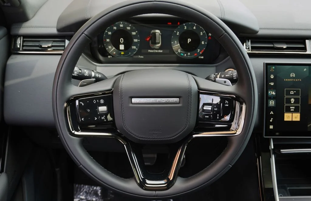 New 2026 Santorini Black Land Rover Dynamic SE image 17