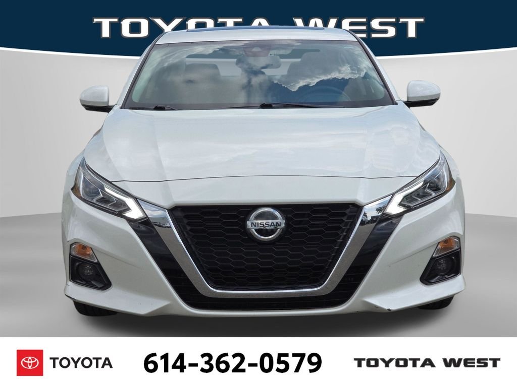 Used 2020 White Nissan 2.5 Platinum image 3