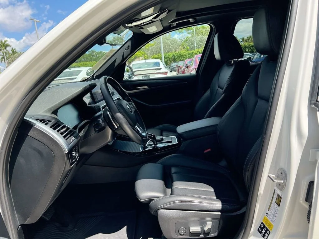 Used 2024 White Metallic BMW xDrive30i image 12