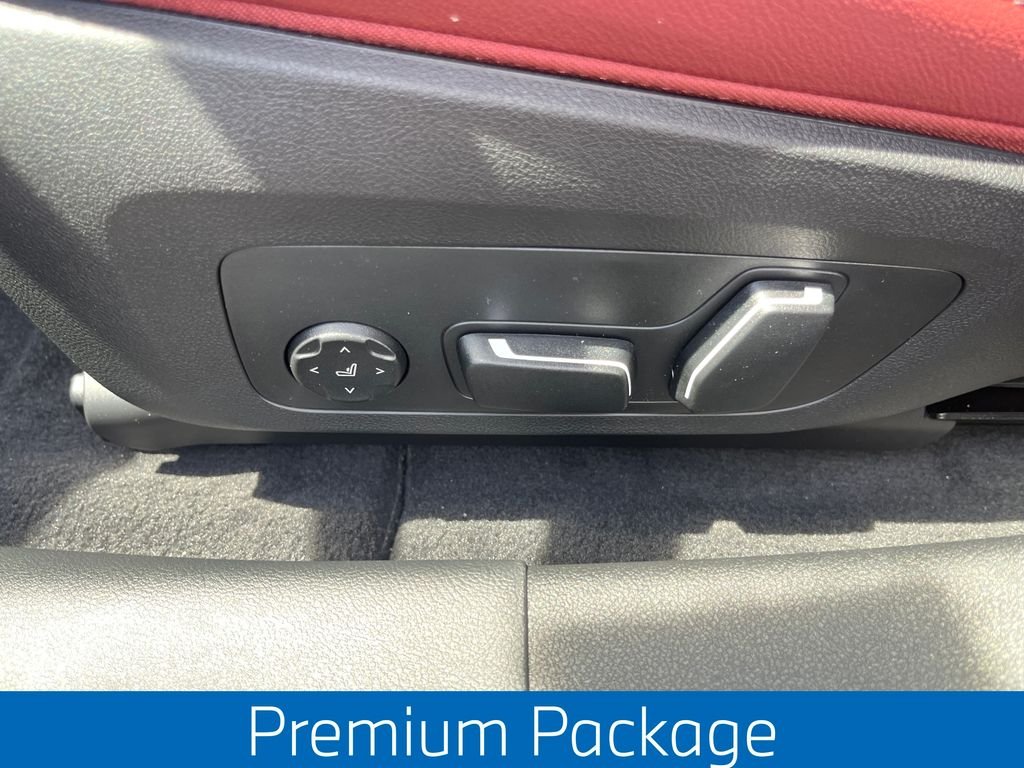 Used 2026 Gray BMW xDrive40 image 7